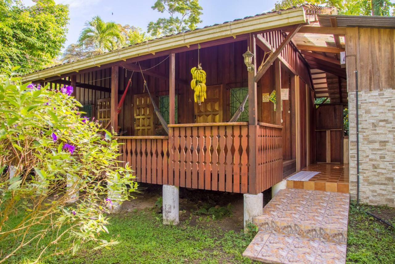 Cabinas Iguana Cahuita Exterior photo