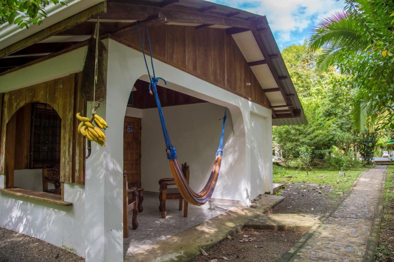 Cabinas Iguana Cahuita Exterior photo